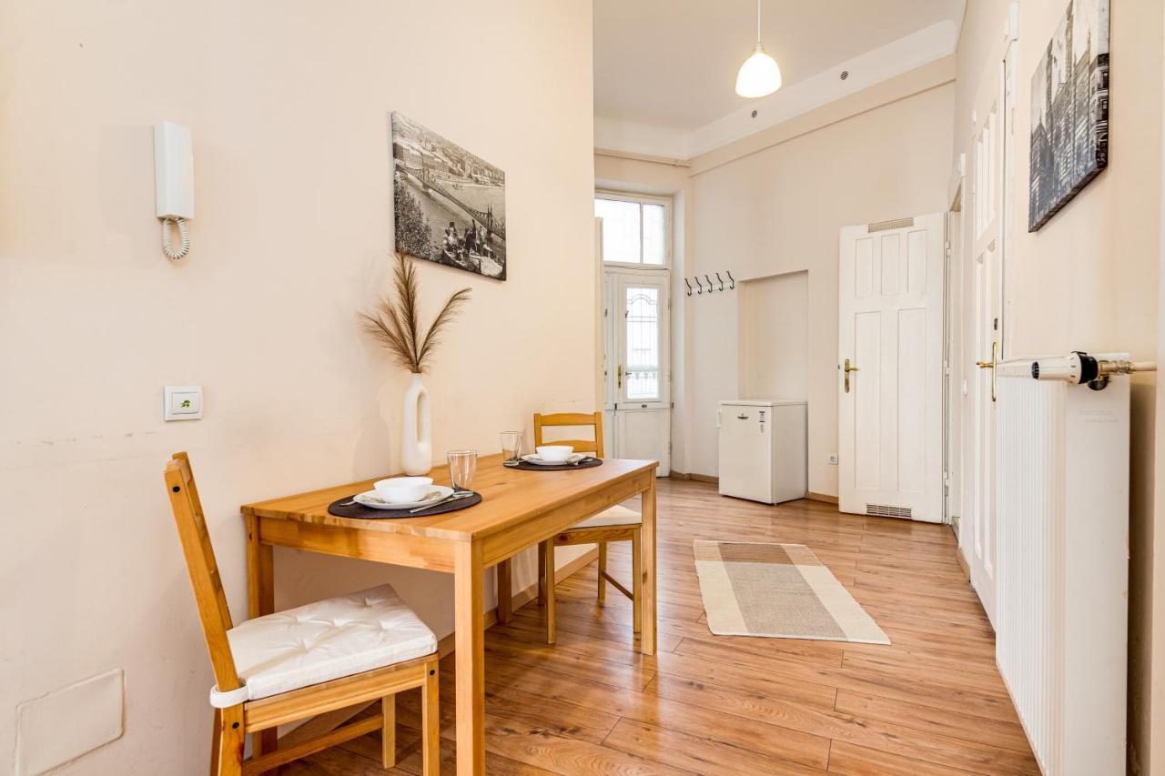 Vintage Apartment In The Jewish Quarter Budapeste Exterior foto